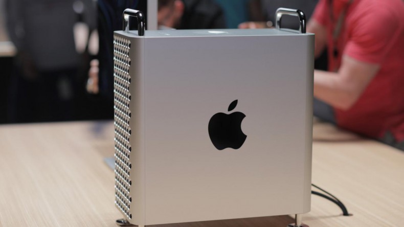 Apple объявила о начале производства Macbook в США