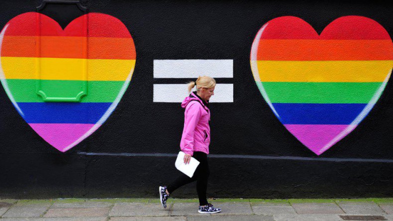 В Северной Ирландии разрешили аборты и однополые браки