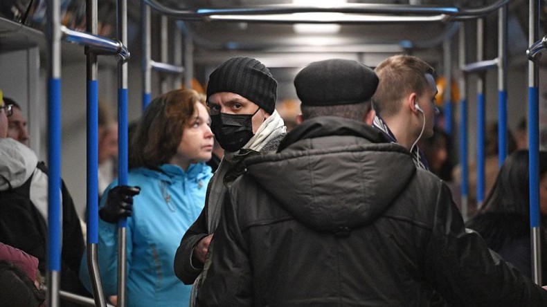 В МЧС России считают, что защитные маски нужно носить только в трех случаях