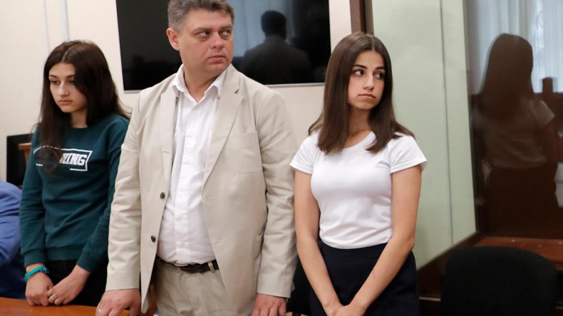 Генпрокуратура РФ утвердила обвинительное заключение по делу убийства отца сестрами Хачатурян