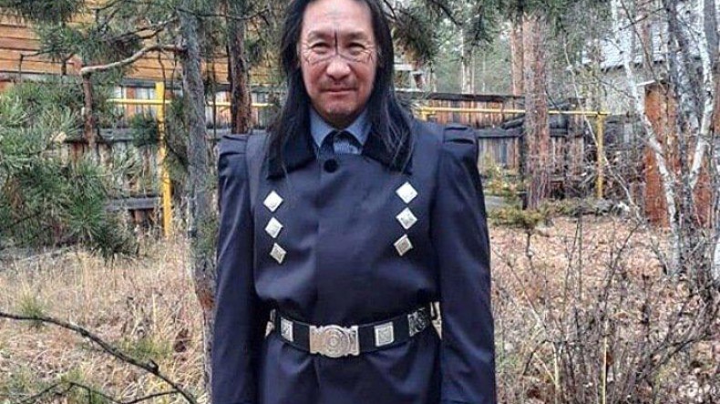 Якутского шамана, угрожающего обрядом «изгнания Путина», отпустили из психиатрической больницы