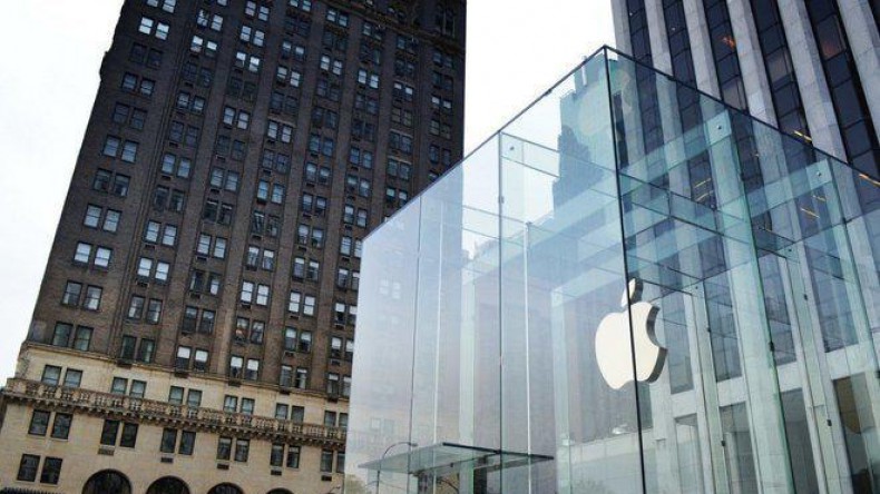 Стоимость Apple упало на рекордно высокую сумму